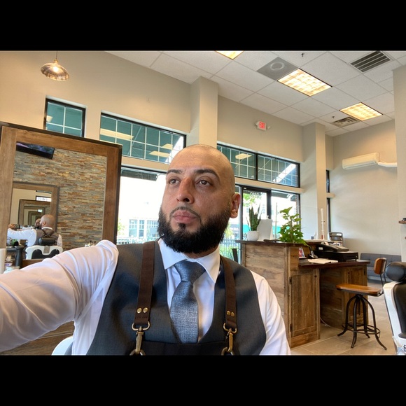 Meet your Posher, Zeus the Barber aka ClipperFace - Picture 4 of 4